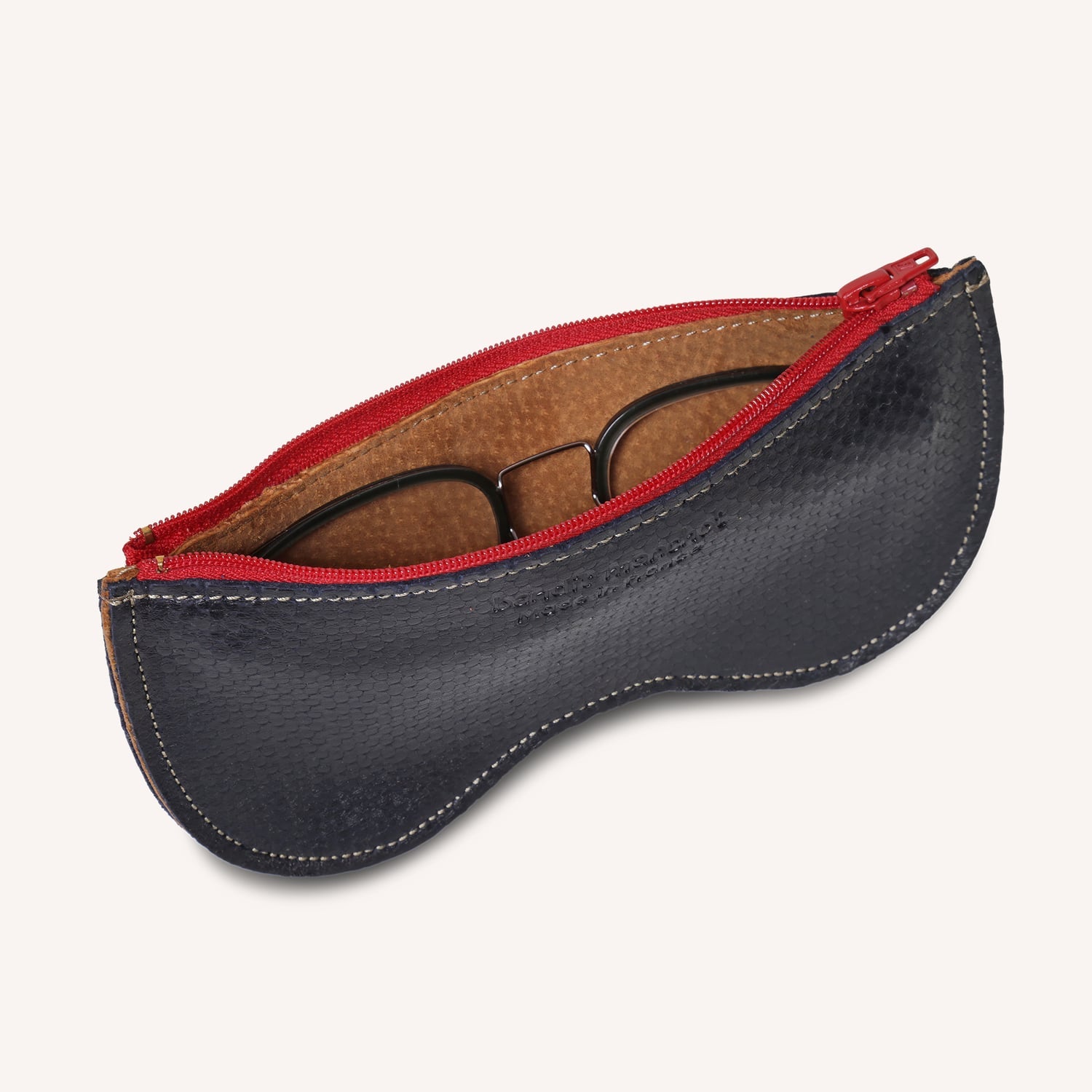 etui a lunettes noir